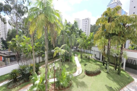 Apartamento à venda com 4 quartos, sendo 3 suítes,  em Vila Andrade, São Paulo, SP