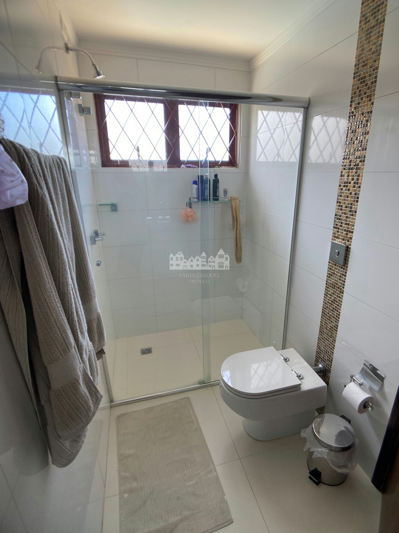 Casa à venda com 3 quartos, sendo 1 suíte, com vista deslumbrante em Recreio Maristela, Atibaia