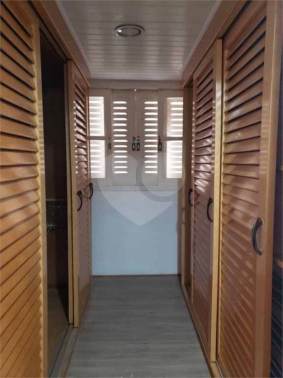 Casa à venda com 4 quartos, sendo 1 suíte,  em Vila Oliveira, Mogi das Cruzes, SP