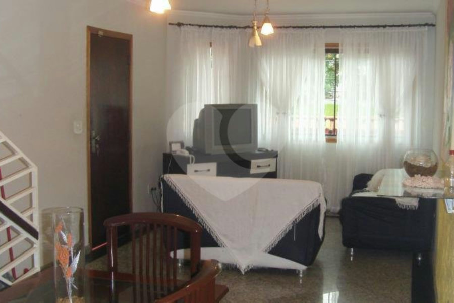 Sobrado à venda com 3 quartos, sendo 1 suíte, em Tremembé, São Paulo, SP