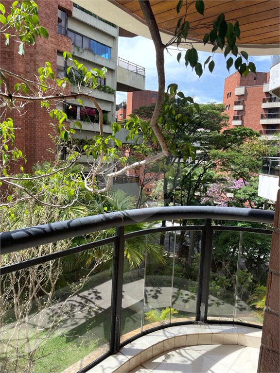 Apartamento à venda ou para alugar com 4 quartos, sendo 3 suítes, em Jardim Vitória Régia, São Paulo, SP