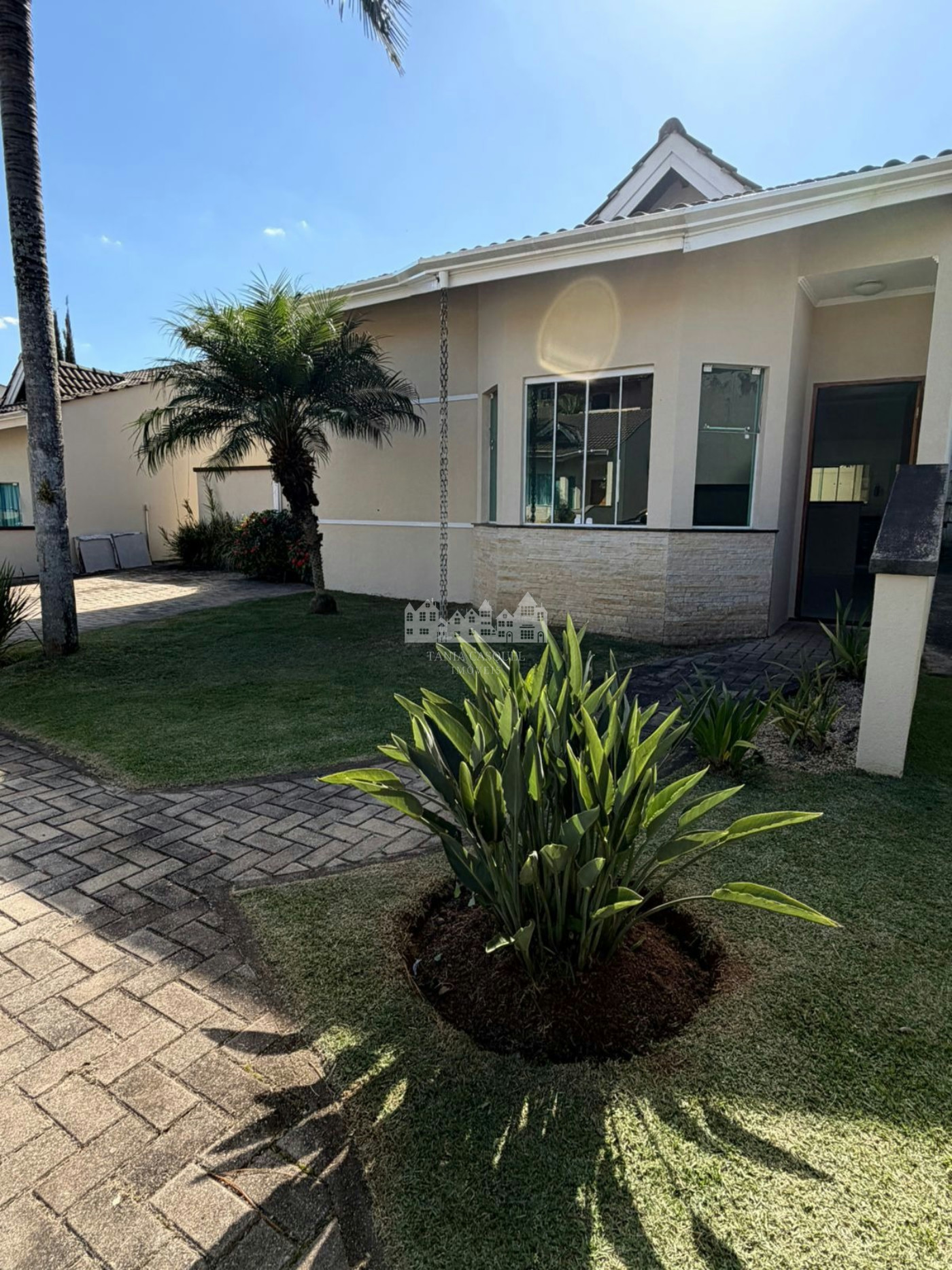 Casa à venda com 3 quartos, sendo 1 suíte, no condomínio Bella Vita, Atibaia - SP