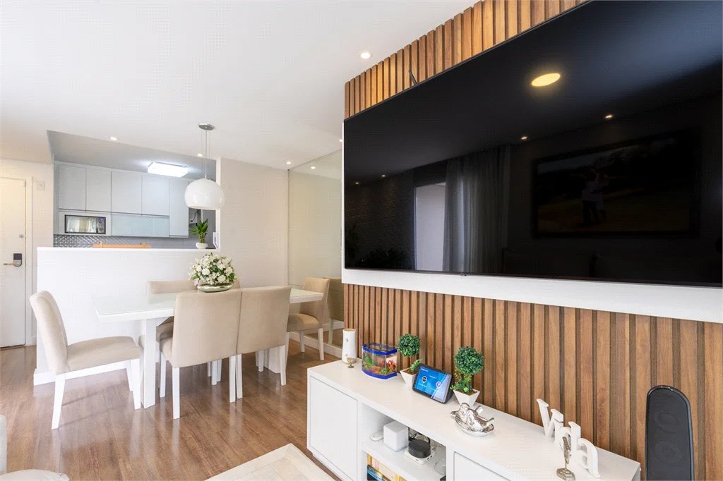 Apartamento à venda com 3 quartos, sendo 1 suíte, em Jardim Parque Morumbi, São Paulo, SP