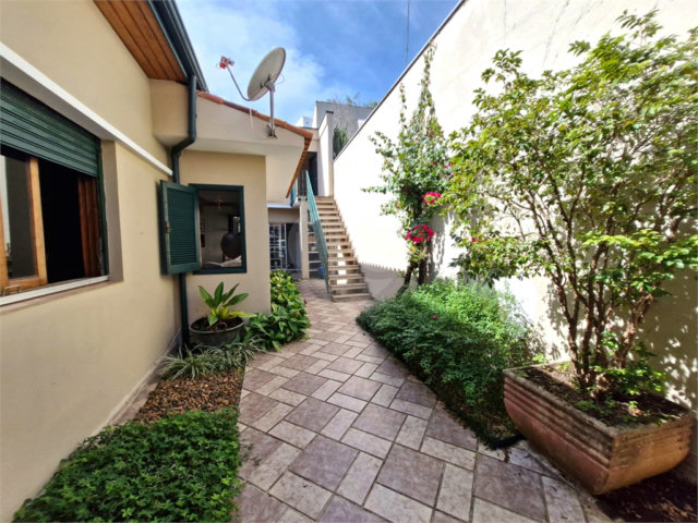 Casa à venda com 4 quartos, sendo 1 suíte,  em Granja Julieta, São Paulo, SP