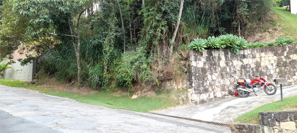 Terreno à venda no condomínio Alpes da Cantareira, Mairiporã - SP