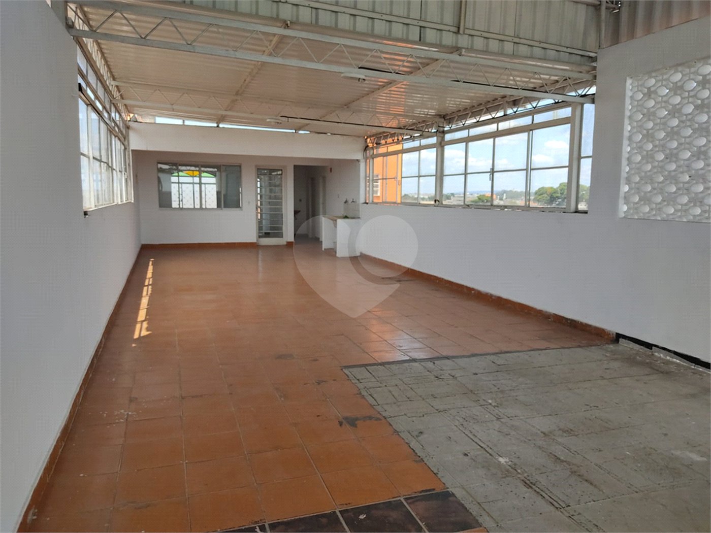 Sobrado à venda com 4 quartos, sendo 1 suíte, em Cidade Jardim Cumbica, Guarulhos, SP