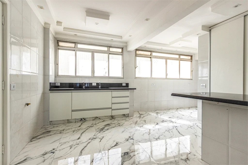 Apartamento à venda ou para alugar com 3 quartos, sendo 1 suíte, em Pinheiros, São Paulo, SP