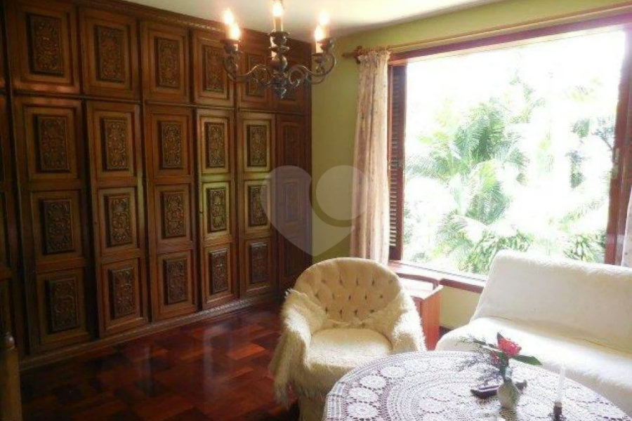 Casa à venda com 6 quartos, sendo 1 suíte, em Tremembé, São Paulo, SP