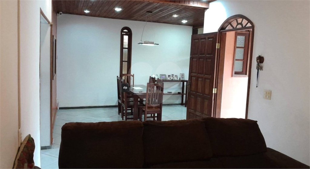Casa à venda com 4 quartos, sendo 2 suítes, em Albatroz, Armação dos Búzios, RJ