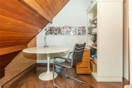 Casa à venda com 4 quartos, sendo 2 suítes, em Jardim Marajoara, São Paulo, SP