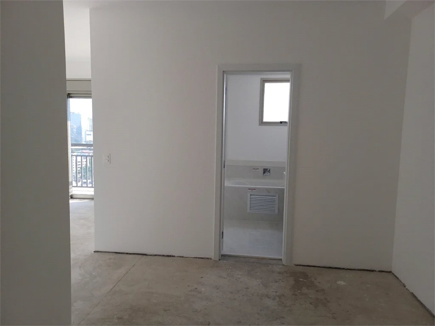 Apartamento à venda com 4 suítes em Real Parque, São Paulo, SP