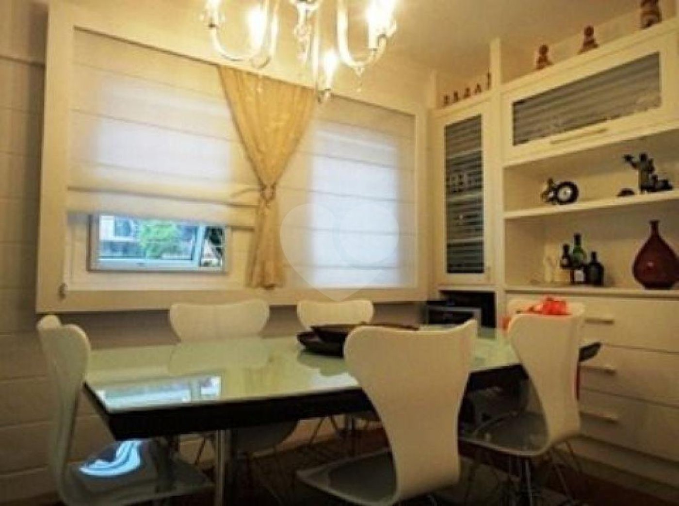 Casa à venda com 4 quartos, sendo 3 suítes, no condomínio Residencial Jardim Itatinga, São Paulo - SP