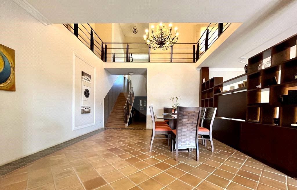 Casa à venda com 5 quartos, sendo 3 suítes, no condomínio Santa Teresa 1, Vinhedo - SP