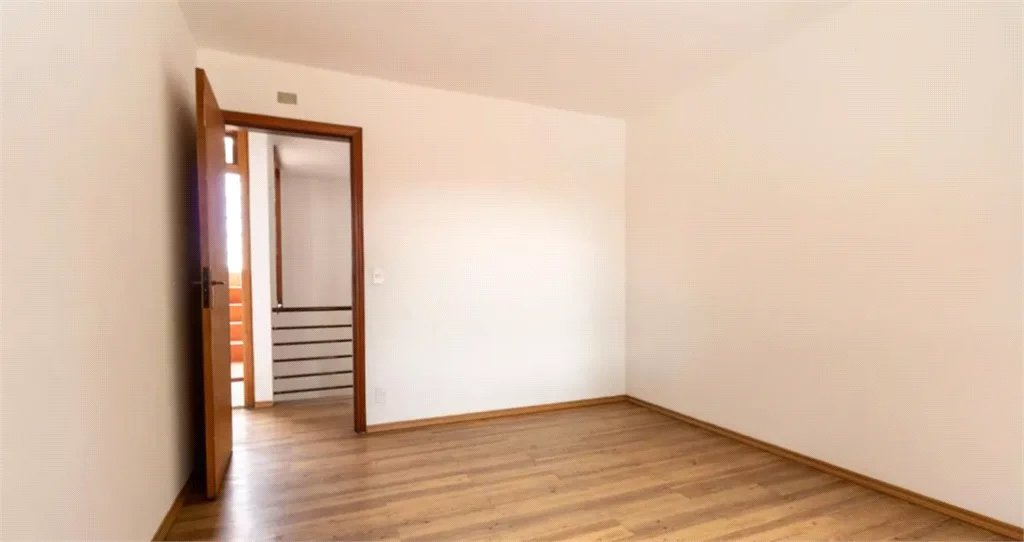 Casa à venda com 4 quartos, sendo 1 suíte,  em Vila Tiradentes, São Paulo, SP