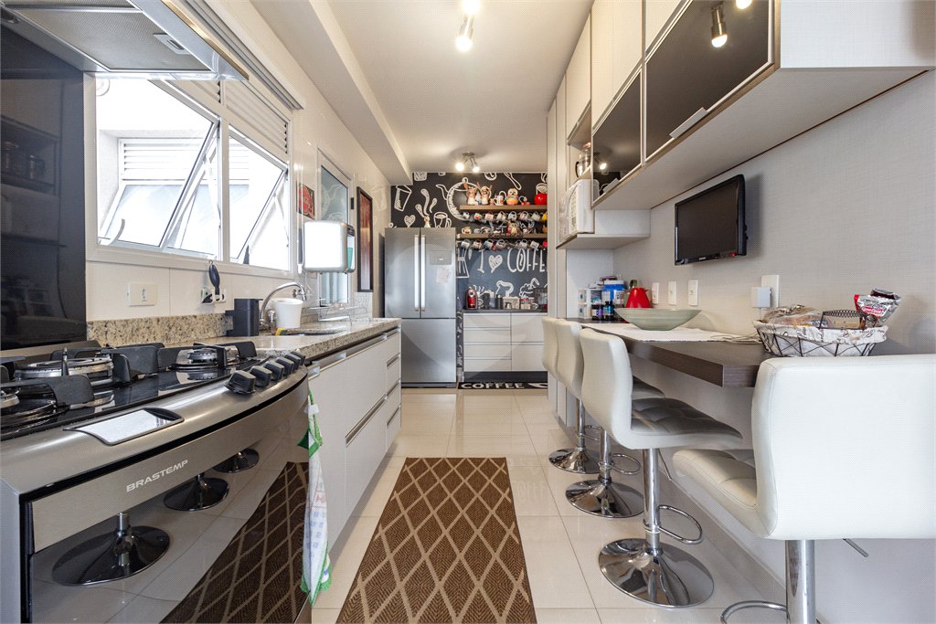 Apartamento à venda com 3 suítes em Parque Reboucas, São Paulo, SP