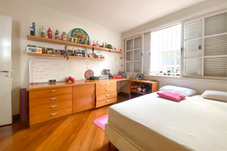 Casa de Vila à venda com 5 quartos, sendo 4 suítes, em Chácara Santo Antônio, São Paulo, SP