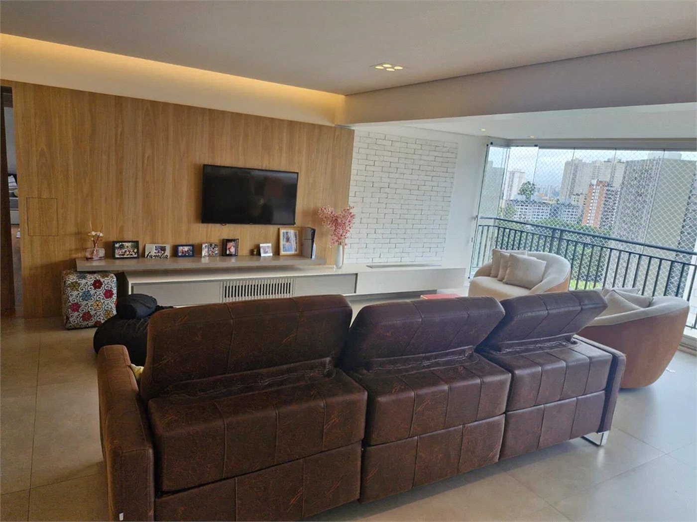Apartamento à venda com 3 suítes em Vila Suzana, São Paulo, SP