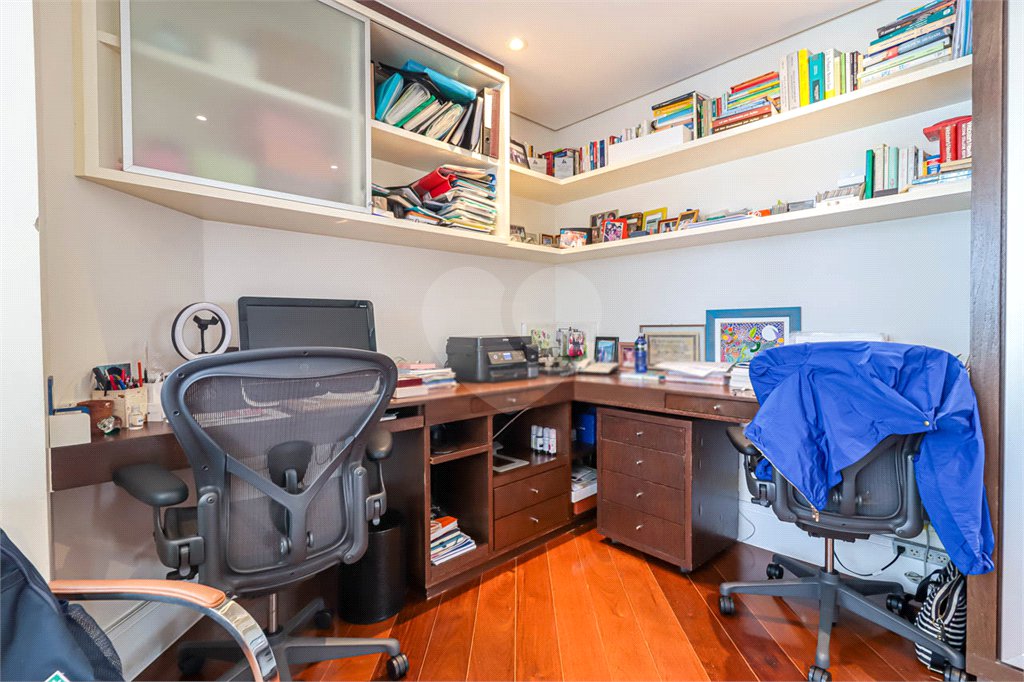 Cobertura à venda com 4 quartos, sendo 3 suítes,  em Vila Uberabinha, São Paulo, SP