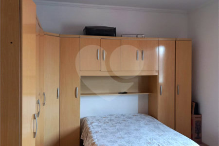 Sobrado à venda com 3 quartos, sendo 1 suíte,  em Vila Lavínia, Mogi das Cruzes, SP