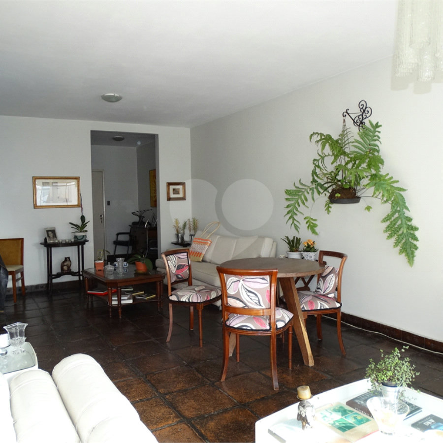 Apartamento à venda com 3 quartos, sendo 1 suíte, em Pinheiros, São Paulo, SP