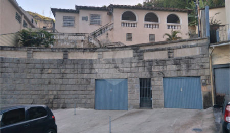Casa à venda ou para alugar com 5 quartos em Grajaú, Rio de Janeiro, RJ