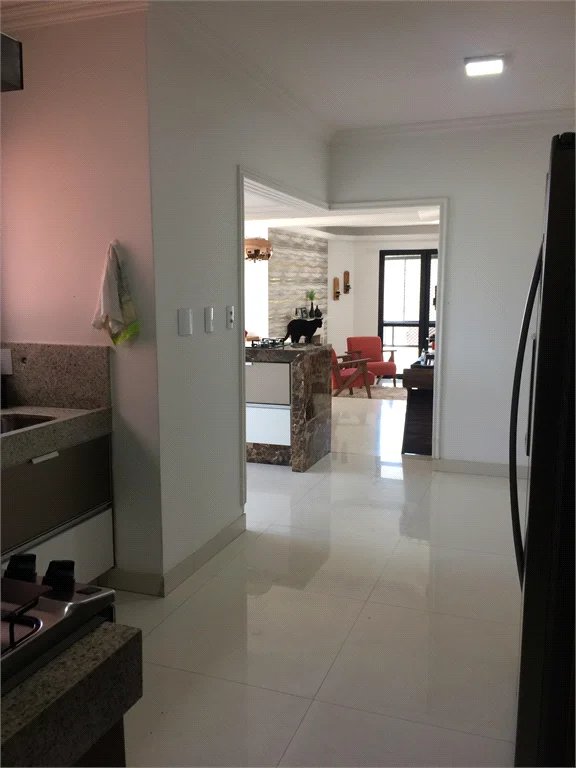 Apartamento à venda com 3 suítes em Vila Suzana, São Paulo, SP