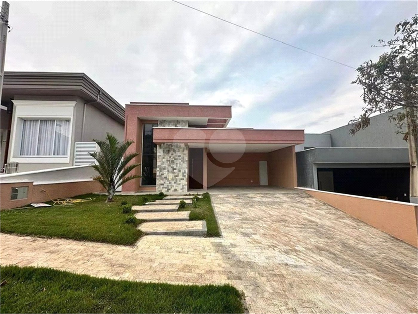 Casa à venda com 3 quartos, sendo 1 suíte, no condomínio Residencial Villa Verona, Sorocaba - SP