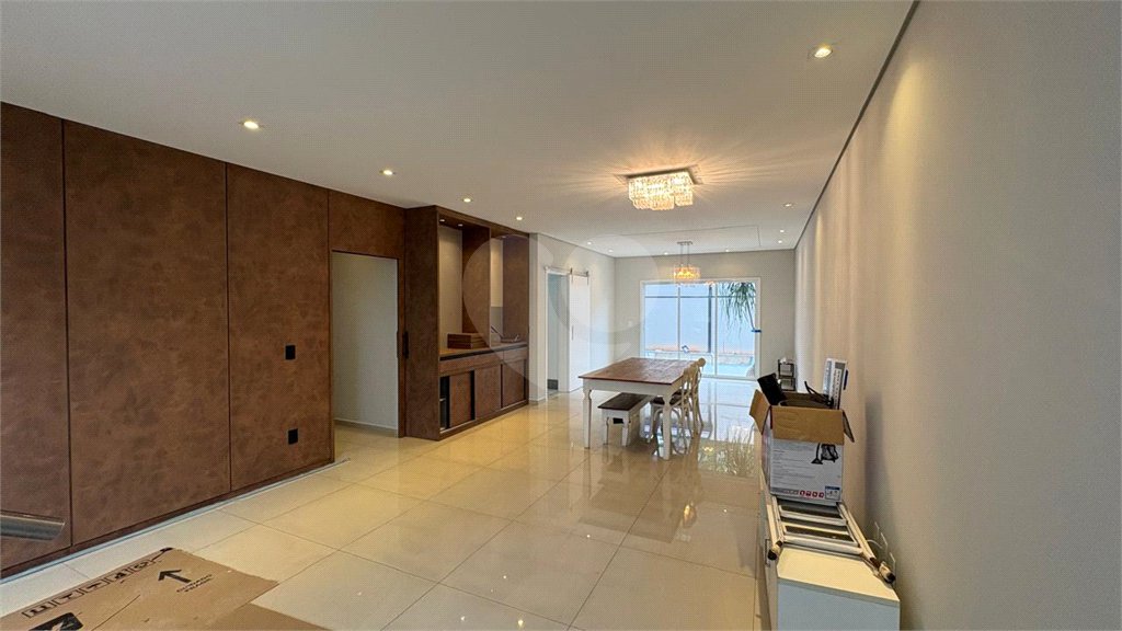 Casa à venda com 4 quartos, sendo 3 suítes, no condomínio Mont Blanc, Sorocaba - SP