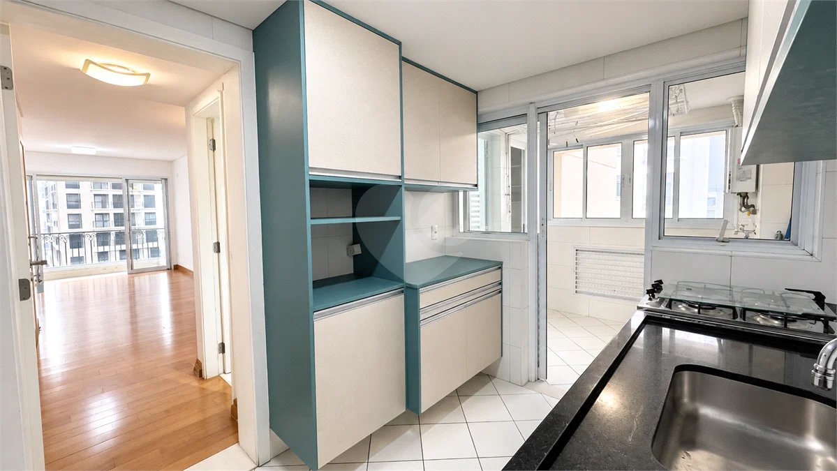 Apartamento à venda com 3 quartos, sendo 1 suíte, em Jardim das Acácias, São Paulo, SP