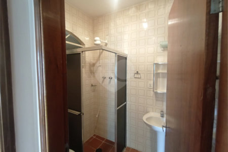 Chácara à venda com 6 quartos, sendo 1 suíte,  em Cercadinho, Alambari, SP