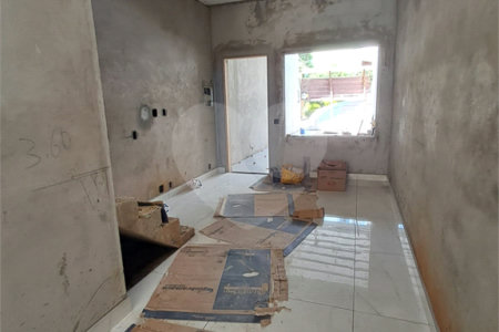 Sobrado à venda com 3 quartos, sendo 1 suíte,  em Vila Laís, São Paulo, SP