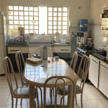 Chácara à venda com 3 quartos, sendo 1 suíte, em Loteamento Village, Serra Negra, SP