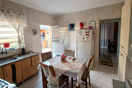 Casa à venda com 3 quartos, sendo 1 suíte,  em Jardim Santa Mônica, São Paulo, SP