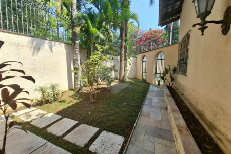 Casa à venda com 5 quartos, sendo 3 suítes,  em Alto da Boa Vista, São Paulo, SP
