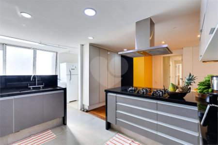 Apartamento à venda com 3 quartos, sendo 2 suítes,  em Alto da Boa Vista, São Paulo, SP