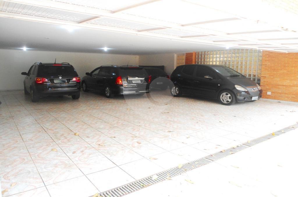 Sobrado à venda com 4 suítes em Jardim Cordeiro, São Paulo, SP