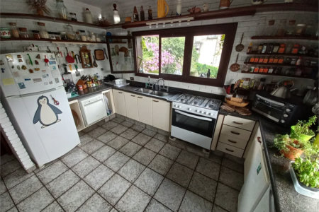Sobrado à venda com 4 quartos, sendo 2 suítes,  em Fazenda Morumbi, São Paulo, SP