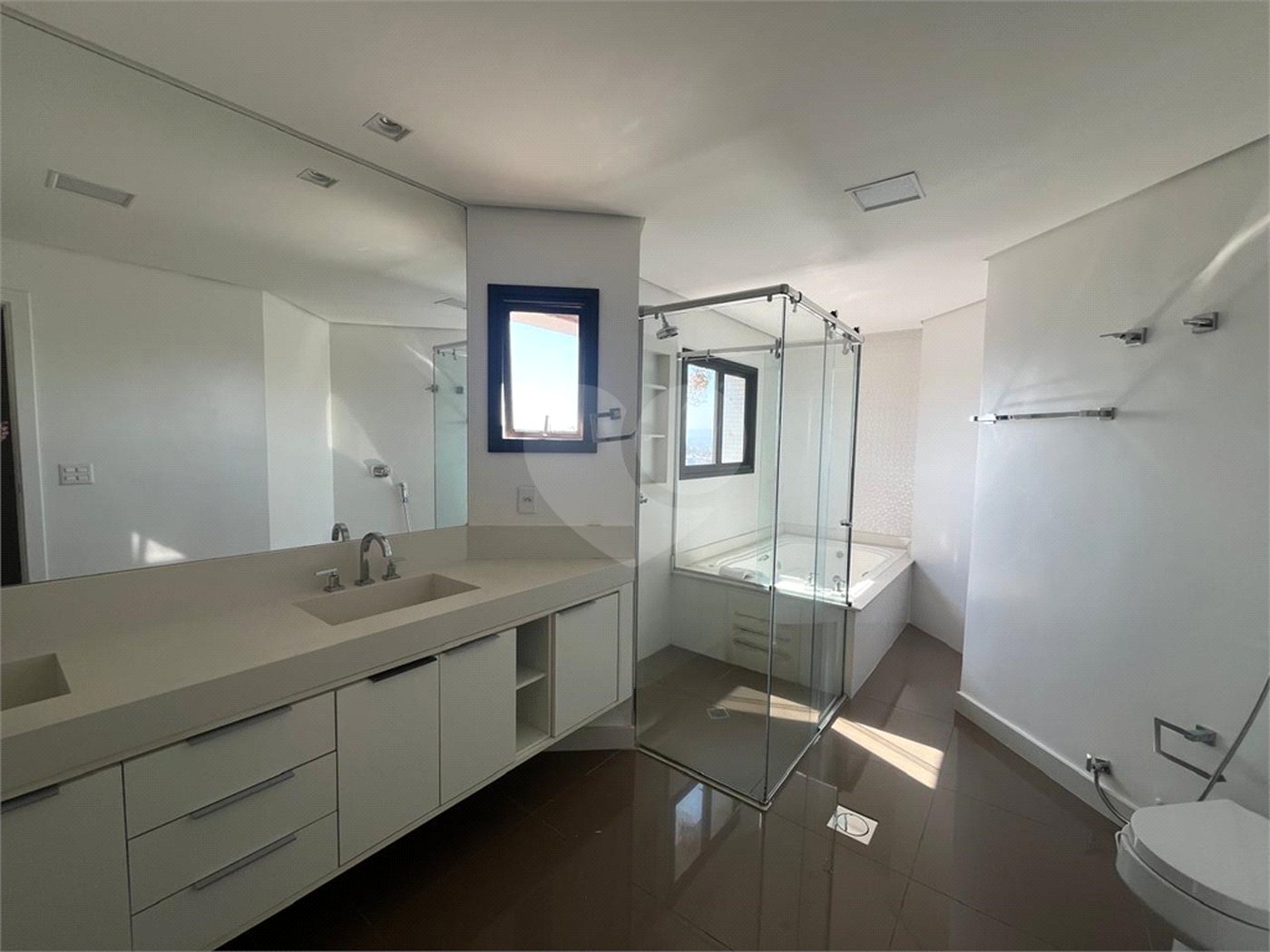 Apartamento à venda com 3 suítes no Centro, Sorocaba, SP