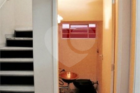 Sobrado à venda com 4 quartos, sendo 2 suítes,  em Campo Belo, São Paulo, SP