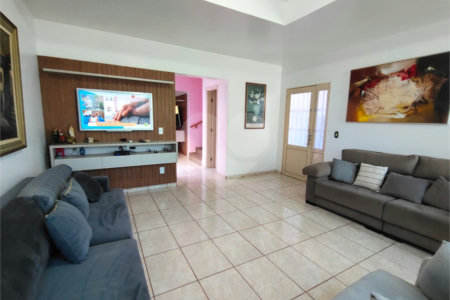 Casa à venda com 5 quartos, sendo 3 suítes, no Centro, Itapetininga, SP