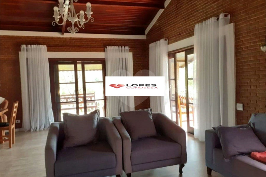 Casa à venda com 6 suítes em Caraguatá, Mairiporã, SP