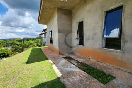Casa à venda com 3 suítes no condomínio Residencial Jardim Primavera, Louveira - SP