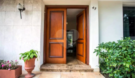 Casa à venda com 3 suítes no condomínio Praça Coronel Fernandes de Lima,47, São Paulo - SP