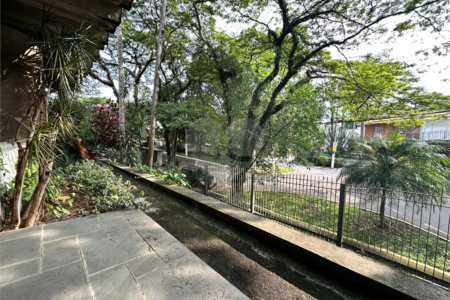 Casa à venda com 3 quartos, sendo 1 suíte, em Jardim Marajoara, São Paulo, SP
