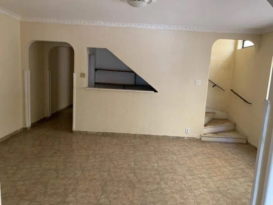 Casa/ Sobrado Amplo no Boqueirão/ Santos/SP