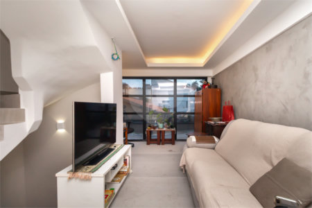 Casa à venda com 2 quartos, sendo 1 suíte, no condomínio Vloft, São Paulo - SP