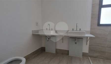 Apartamento à venda com 3 suítes em Moema, São Paulo, SP