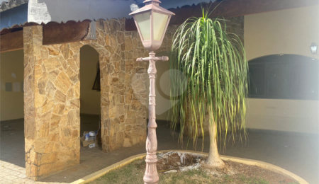 Casa à venda com 4 quartos, sendo 2 suítes,  em Jardim do Lago, Atibaia, SP
