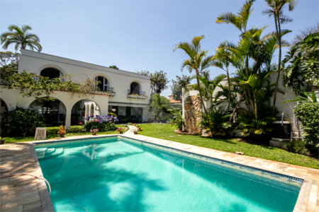 Casa à venda com 4 quartos, sendo 2 suítes,  em Interlagos, São Paulo, SP