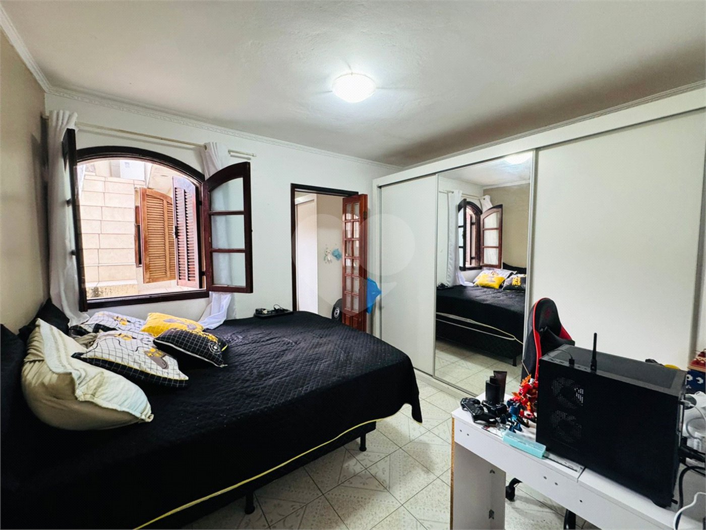 Casa à venda com 4 quartos, sendo 2 suítes, em Parque Santo Antônio, Guarulhos, SP